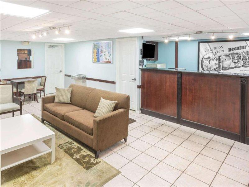 Super 8 By Wyndham Decatur/Lithonia/Atl Area Motel Exterior foto